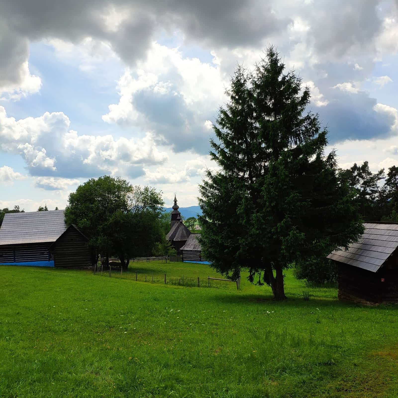 Skanzen v Starej Ľubovni (Múzeum ľudovej architektúry pod Hradom Ľubovňa)
