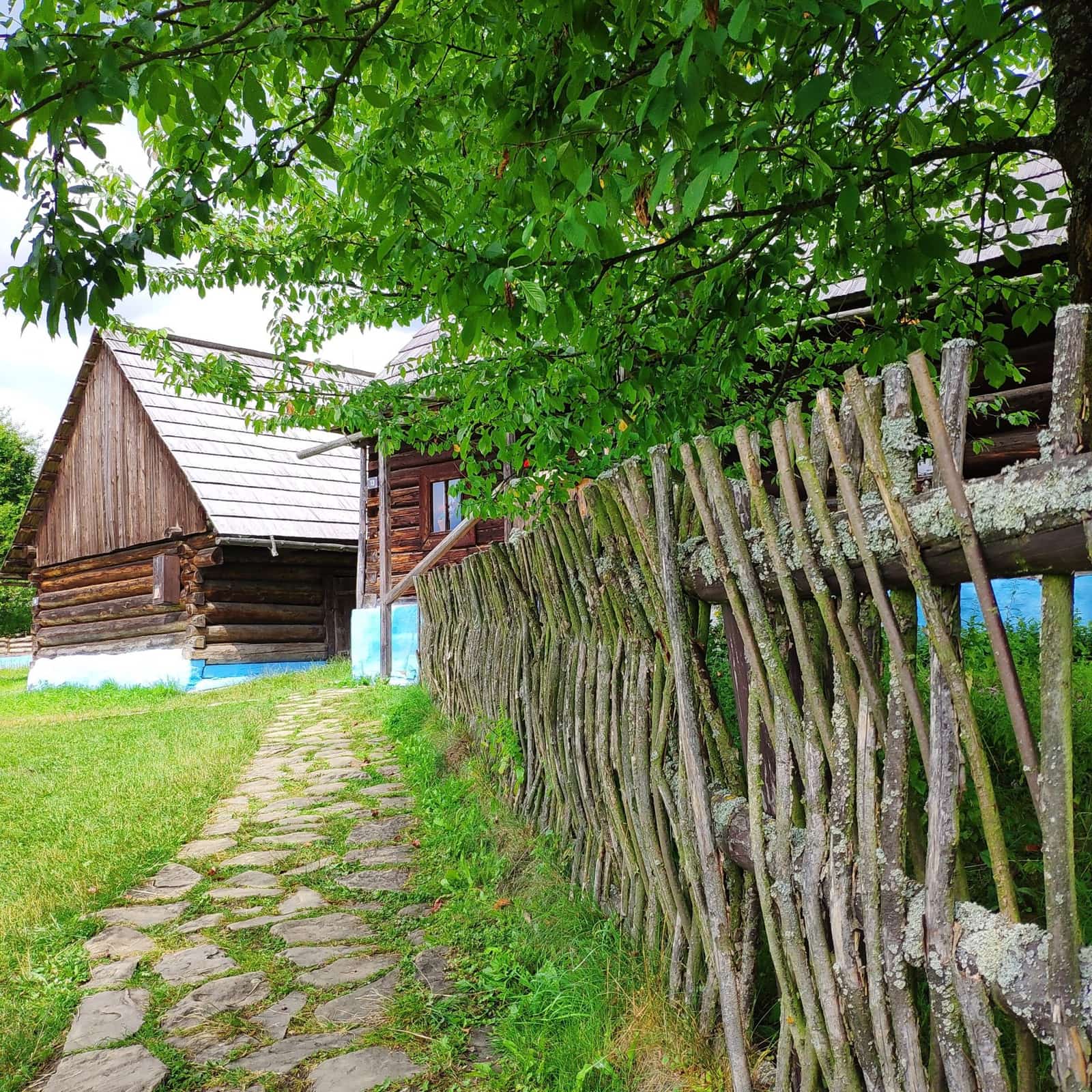Skanzen v Starej Ľubovni (Múzeum ľudovej architektúry pod Hradom Ľubovňa)