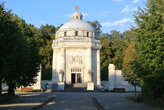 Mauzóleum v Krásnohorskom Podhradí
