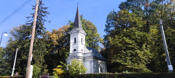 Starý evanjelický kostol s kryptou Ujházyovcov (Budimír)