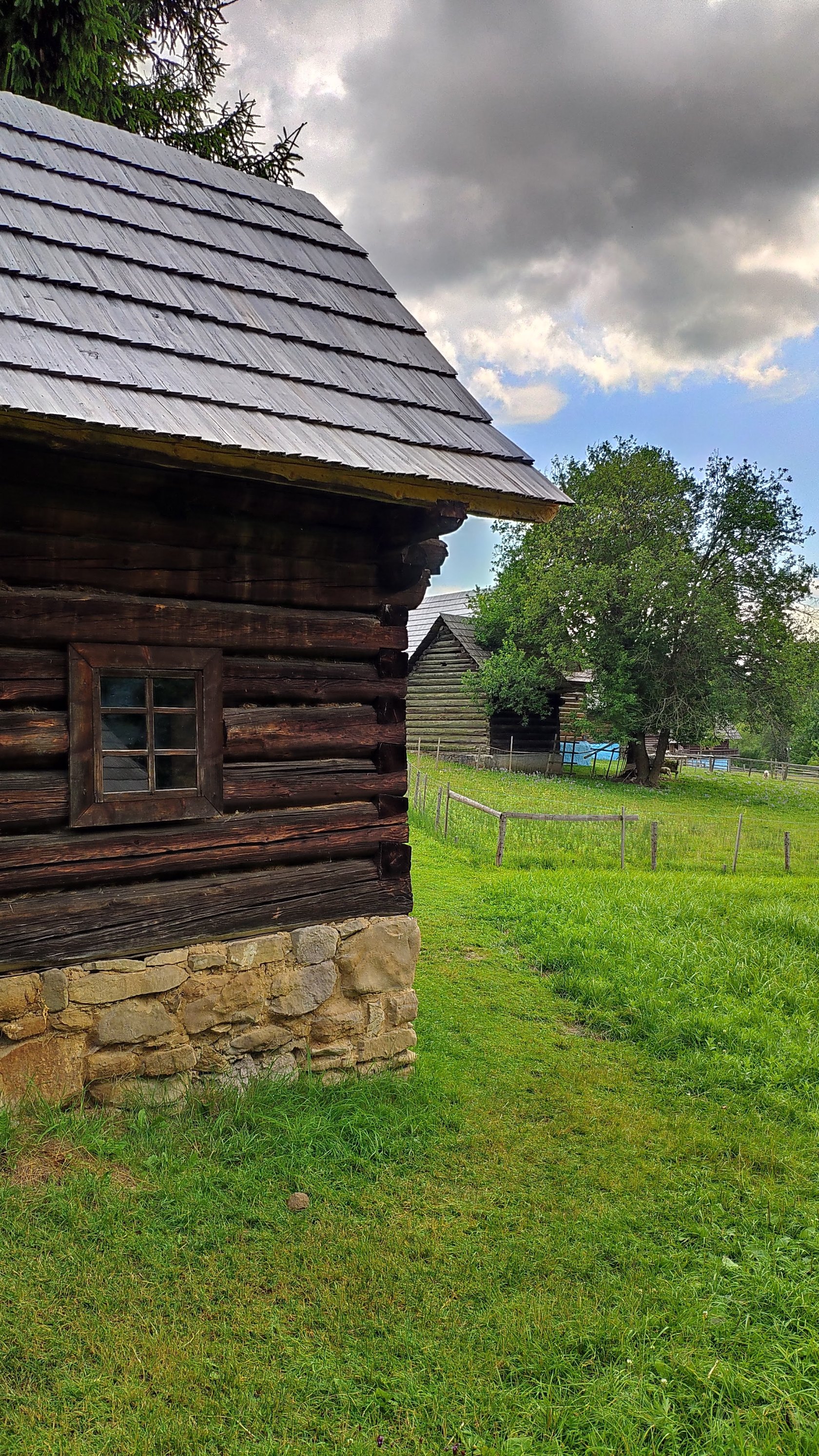 Skanzen v Starej Ľubovni (Múzeum ľudovej architektúry pod Hradom Ľubovňa)