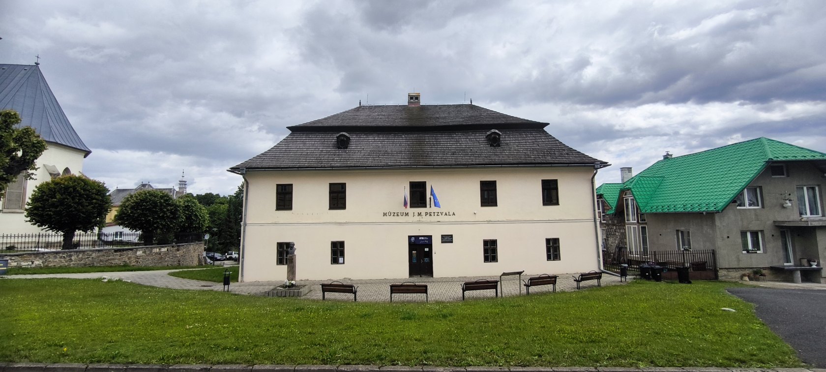 Múzeum Jozefa Maximiliána Petzvala