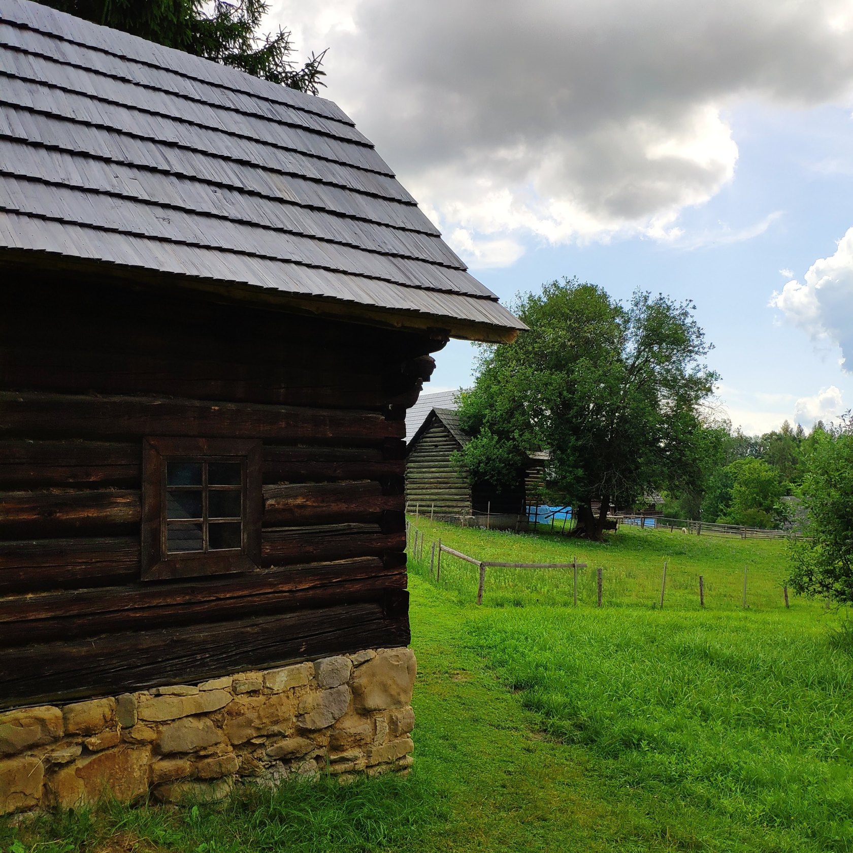Skanzen v Starej Ľubovni (Múzeum ľudovej architektúry pod Hradom Ľubovňa)