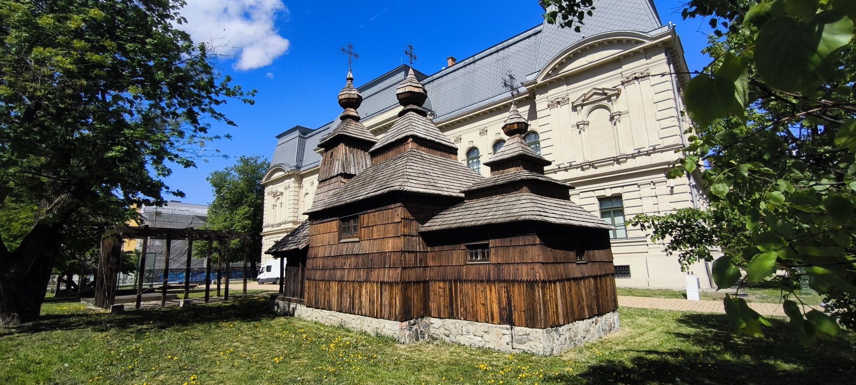 Gréckokatolícky drevený chrám sv. Mikuláša z Kožuchoviec (Východoslovenské múzeum Košice)